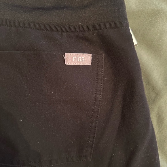 FIGS Scrub - Picture 5 of 7